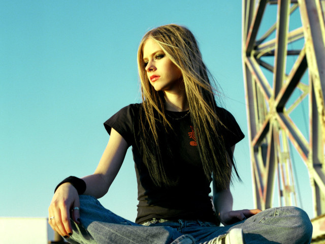 Celebrity Avril Lavigne 壁紙画像